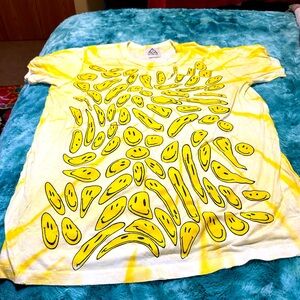 Large UNIF smily T-shirt